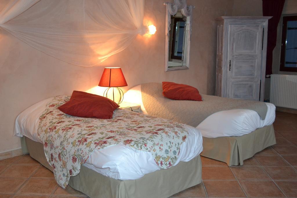 Maison D'Hotes Les Fougeres Мирманде Екстериор снимка