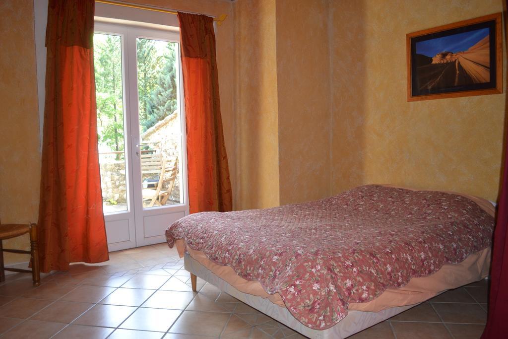 Maison D'Hotes Les Fougeres Мирманде Екстериор снимка