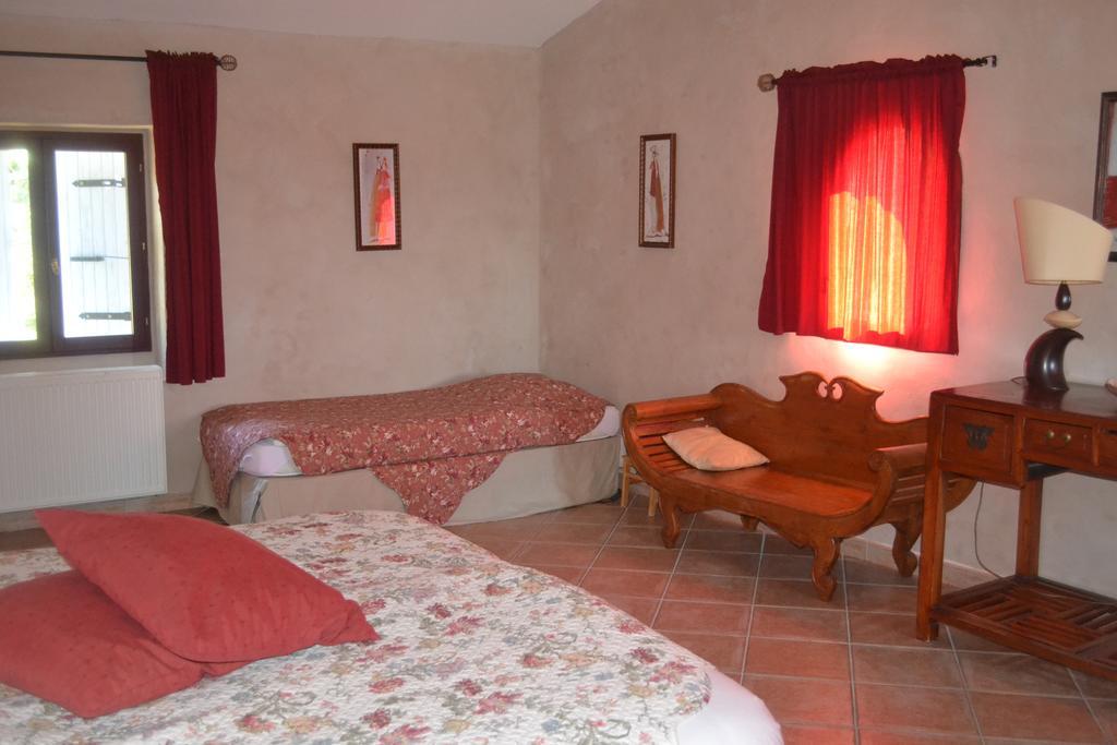 Maison D'Hotes Les Fougeres Мирманде Екстериор снимка