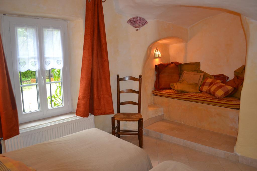Maison D'Hotes Les Fougeres Мирманде Екстериор снимка